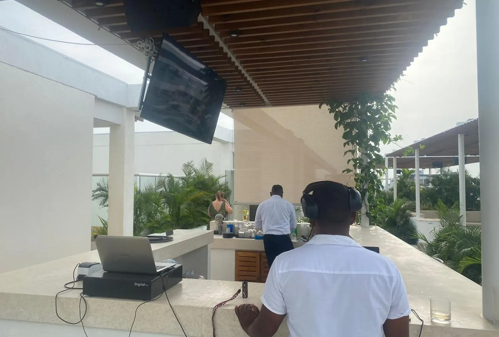 Dominique Cartagena, Beautiful 2 Bedroom Apartment