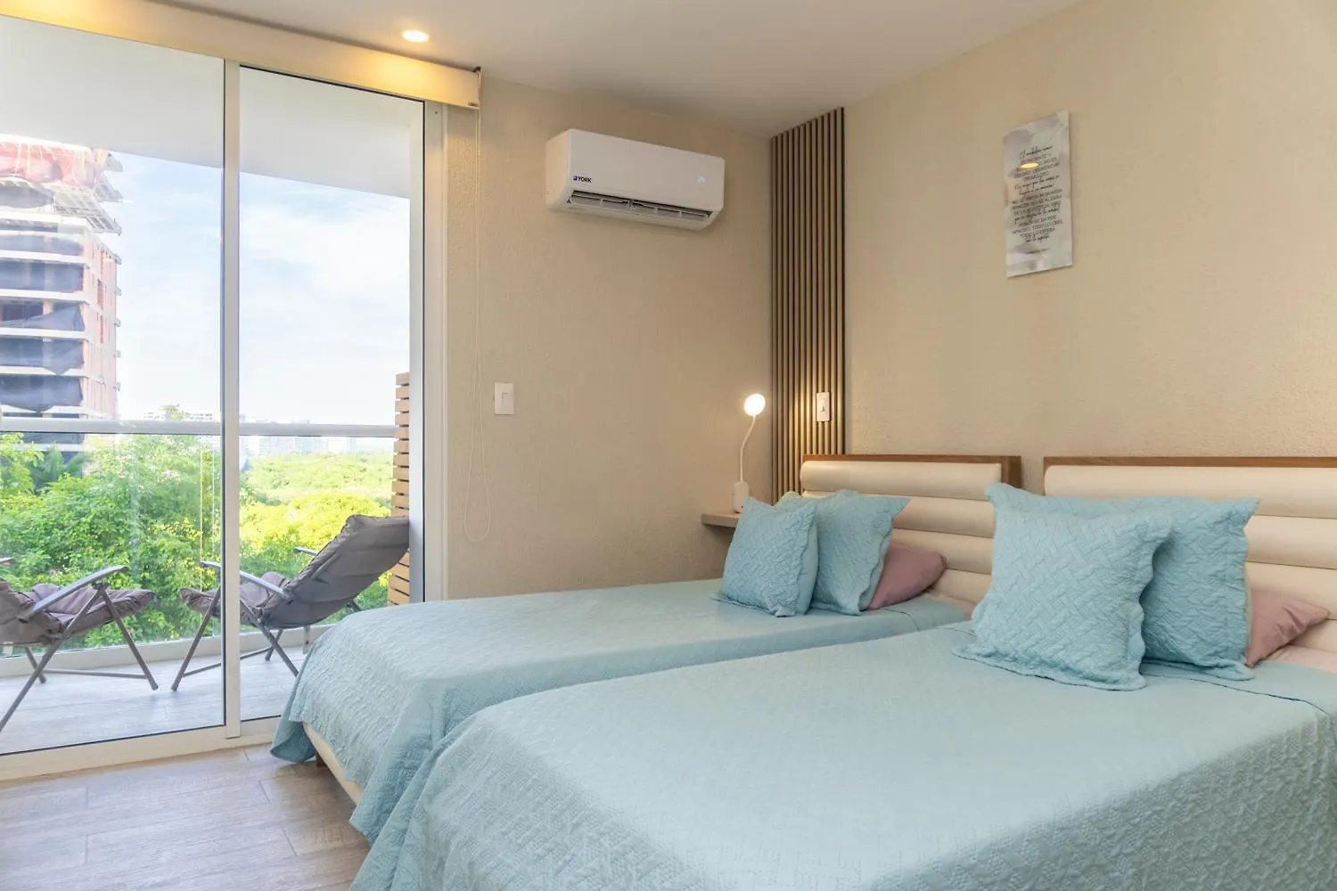 Dominique Cartagena, Beautiful 2 Bedroom Apartment Colombia