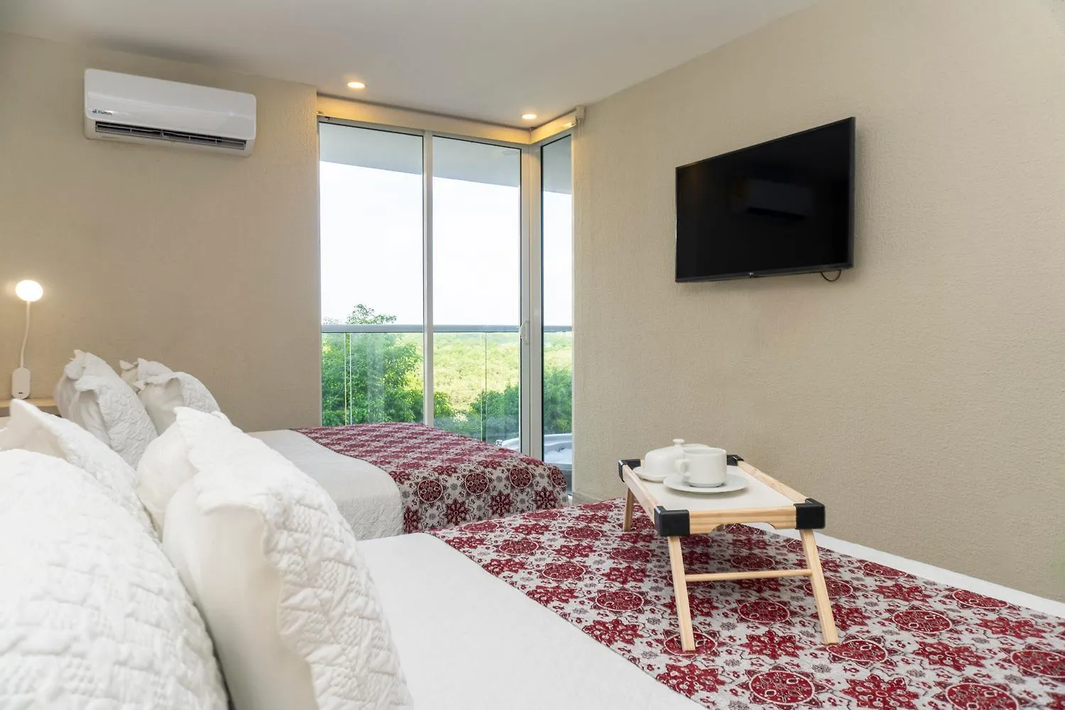 Dominique Cartagena, Beautiful 2 Bedroom Apartment Cartagena