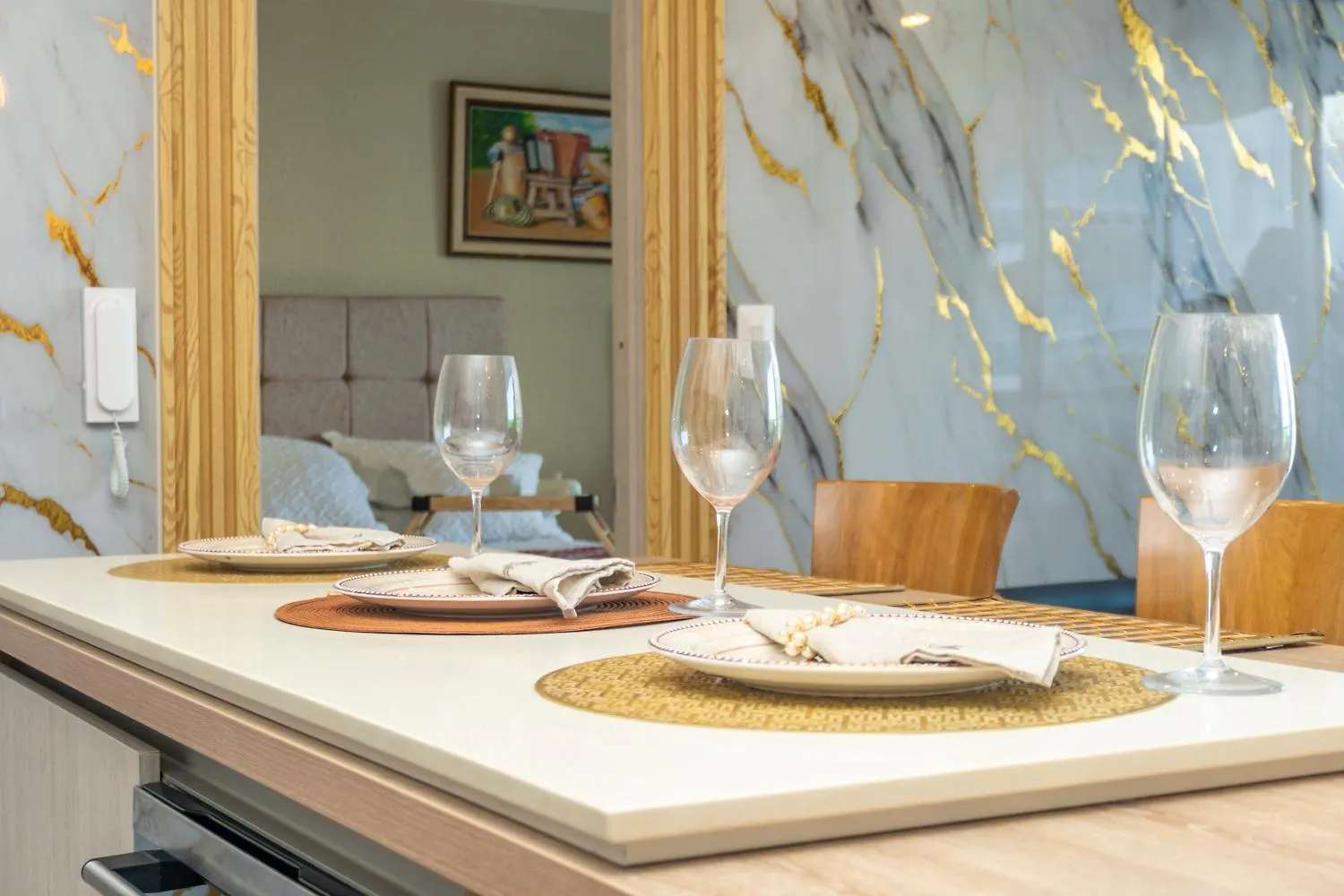 Dominique Cartagena, Beautiful 2 Bedroom Apartment Colombia
